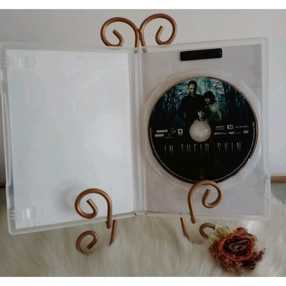 In Their Skin DVD Heart Stopping Thriller Movie Selma Blair, Josh Close VGUC - Picture 2 of 3